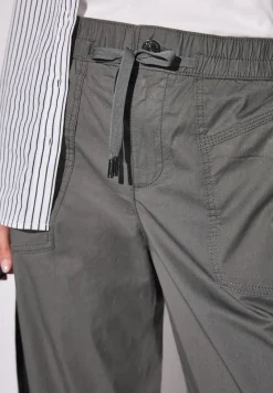 Pantalon au look cargo