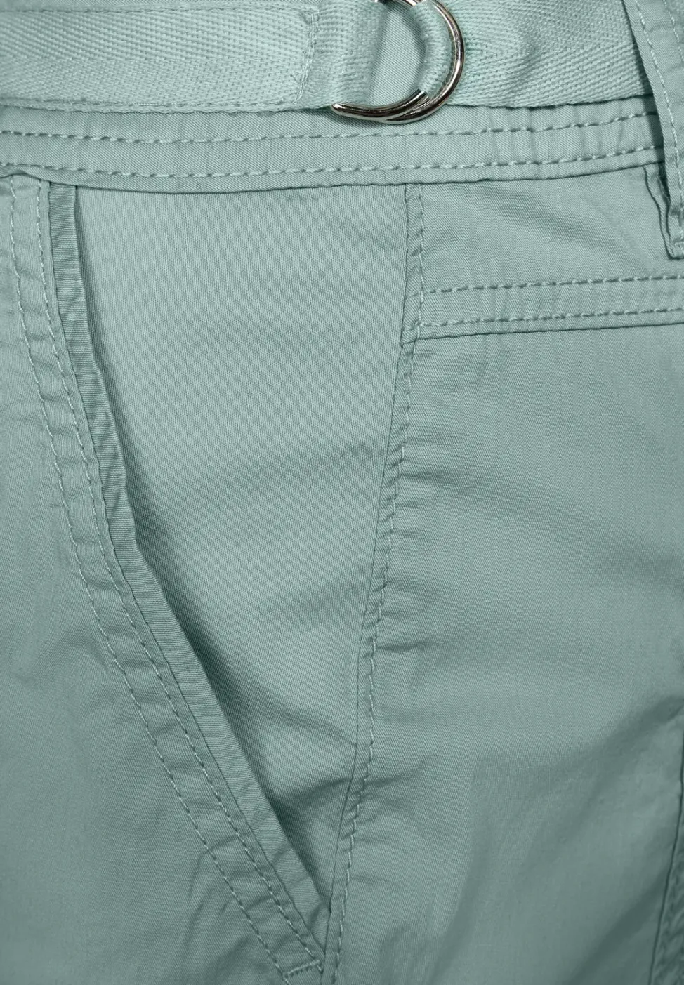 Pantalon 7/8 au look cargo