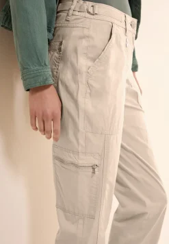 Pantalon 7/8 au look cargo