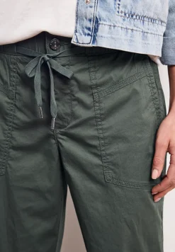 Pantalon au look cargo
