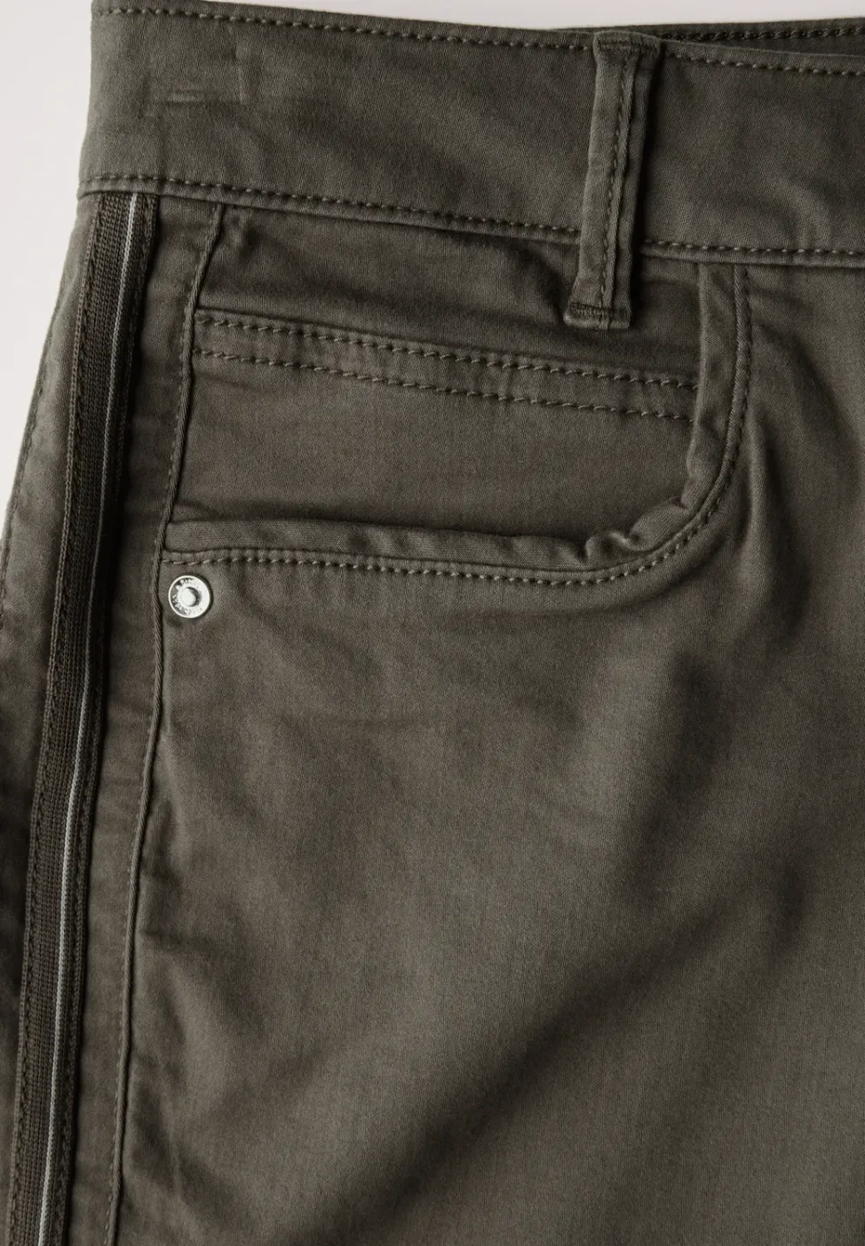 Pantalon avec détails de bande