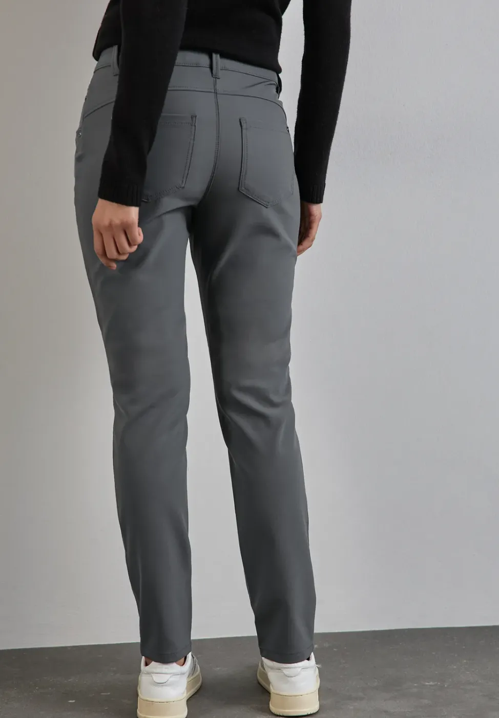 Pantalon avec détails zippés