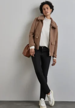 Pantalon avec détails zippés