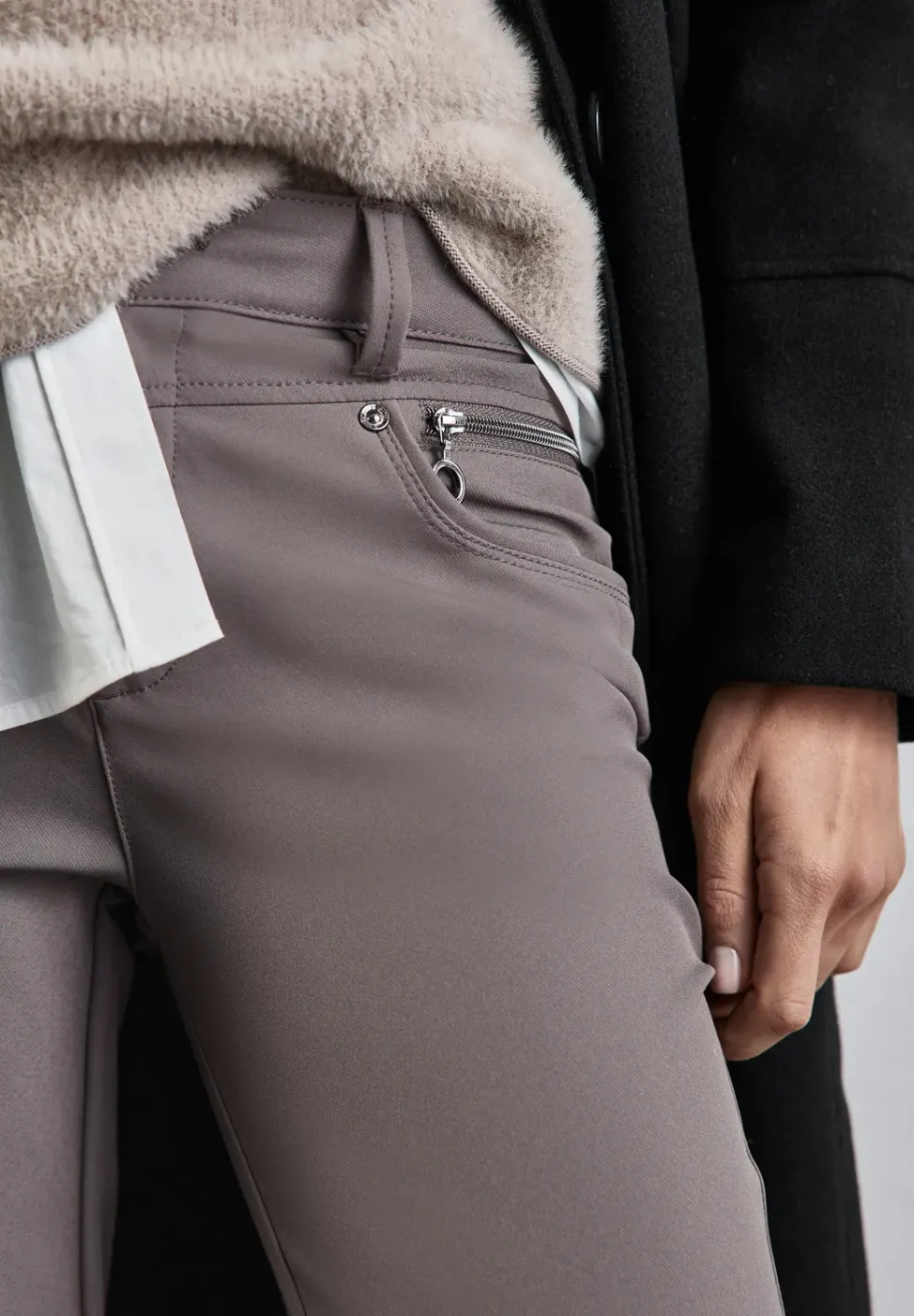 Pantalon avec détails zippés