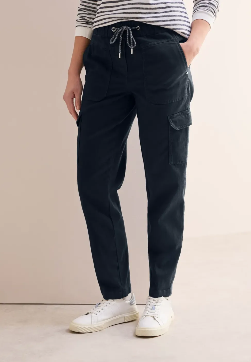 Pantalon cargo au look délavé
