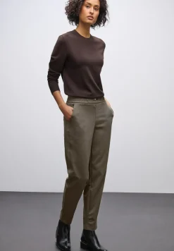 Pantalon chiné avec détail