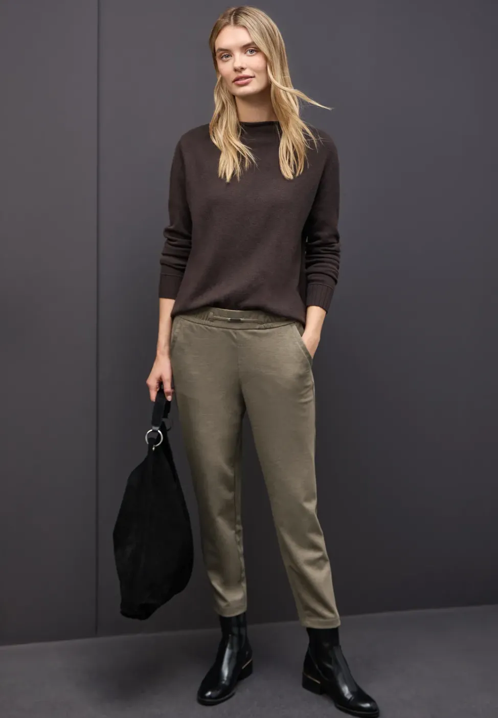 Pantalon chiné avec détail