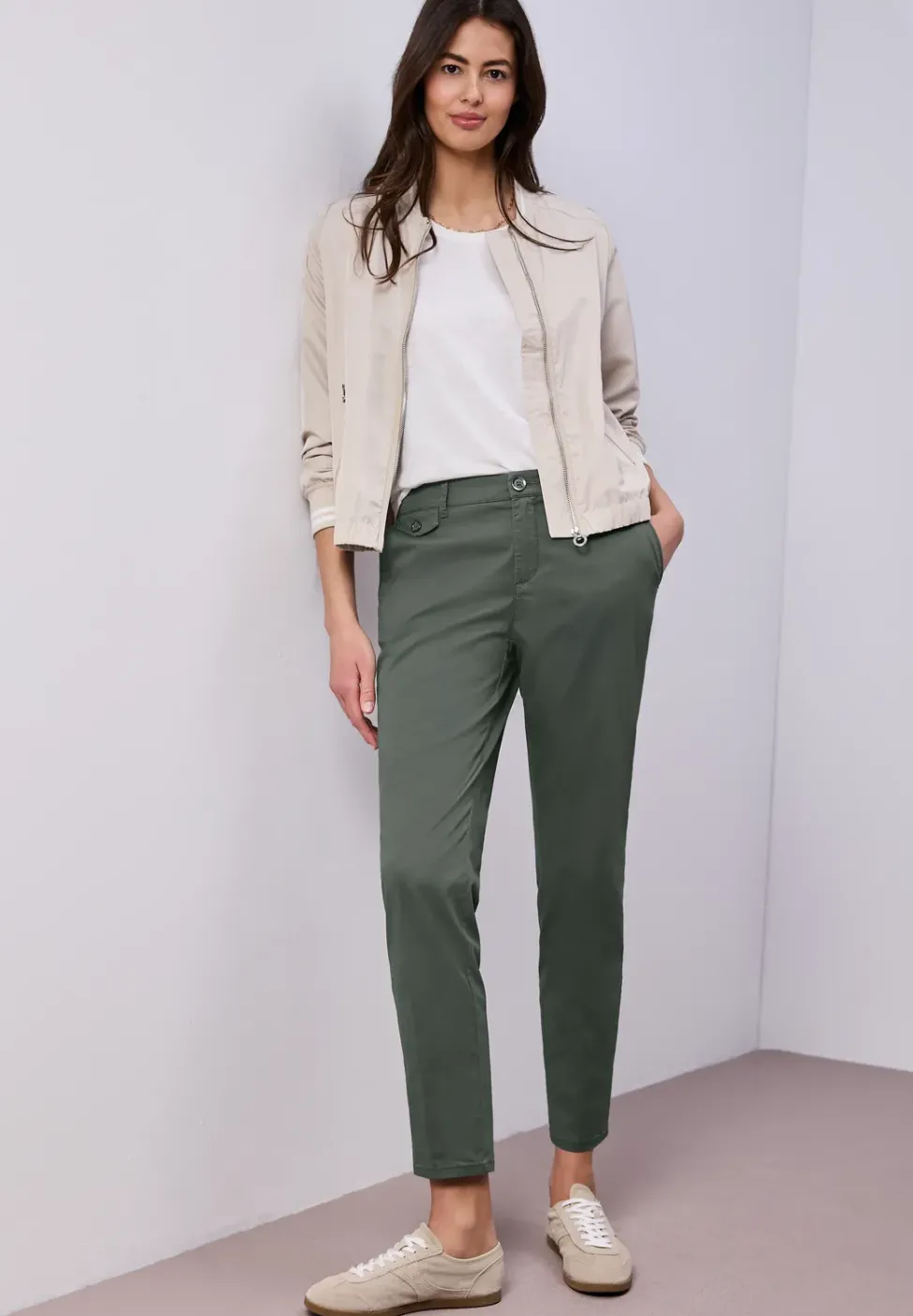 Pantalon chino coupe casual en matière douce