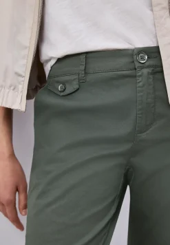 Pantalon chino coupe casual en matière douce