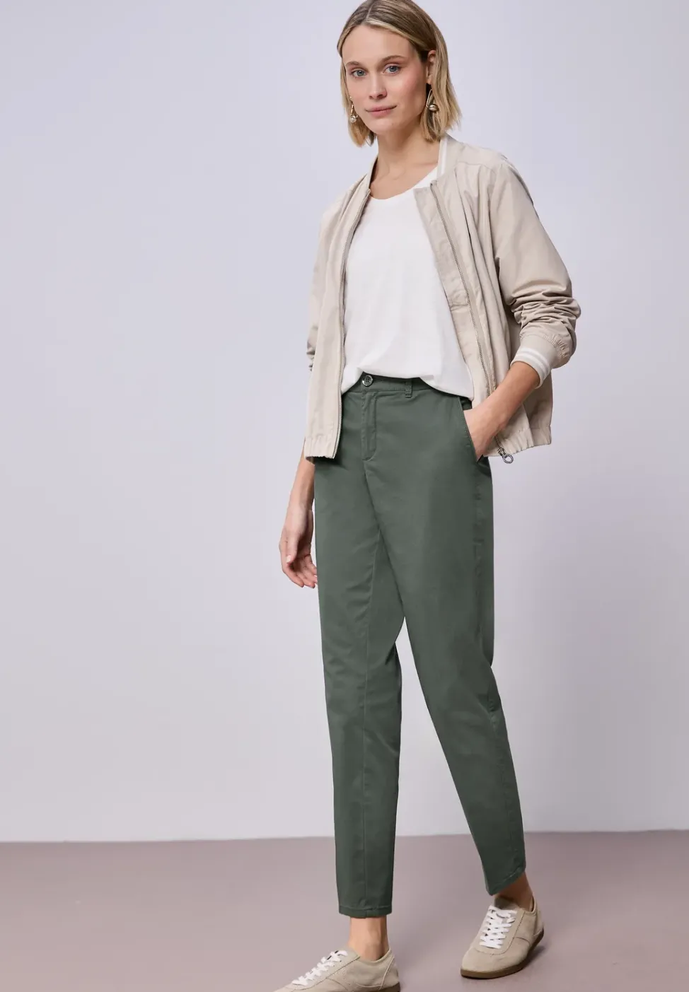 Pantalon chino coupe casual en matière douce