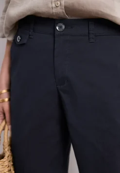 Pantalon chino coupe casual en matière douce