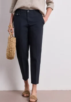 Pantalon chino coupe casual en matière douce