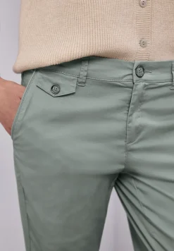 Pantalon chino coupe casual en matière douce