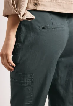 Pantalon chino slim fit avec poches cargo