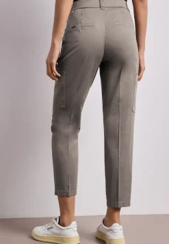 Pantalon chino slim fit avec poches cargo