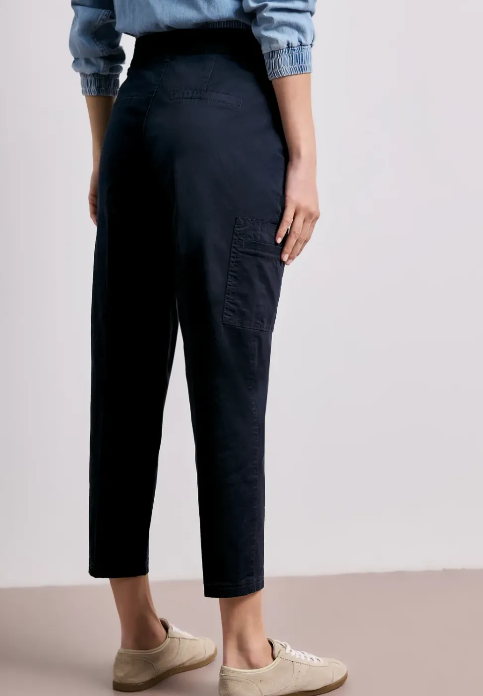 Pantalon chino slim fit avec poches cargo