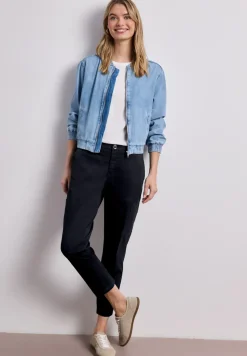 Pantalon chino slim fit avec poches cargo