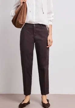 Pantalon chino slim fit avec poches cargo