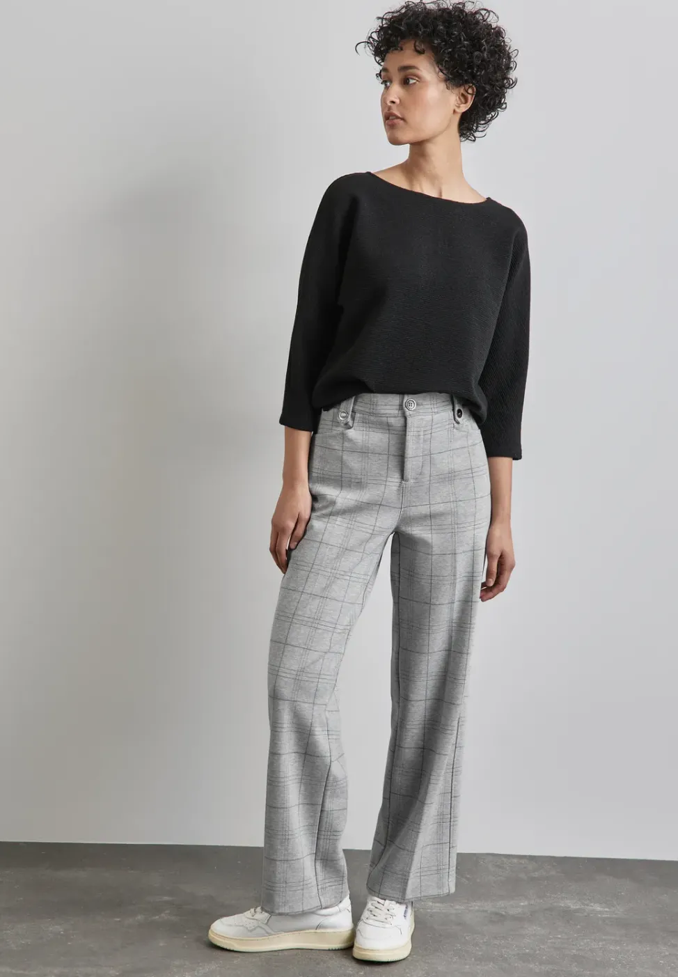 Pantalon droit à carreaux