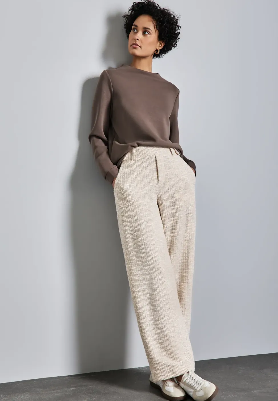 Pantalon droit en bouclette