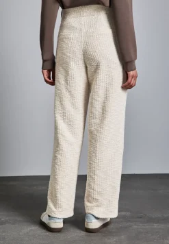 Pantalon droit en bouclette
