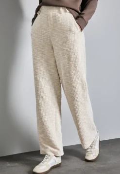 Pantalon droit en bouclette