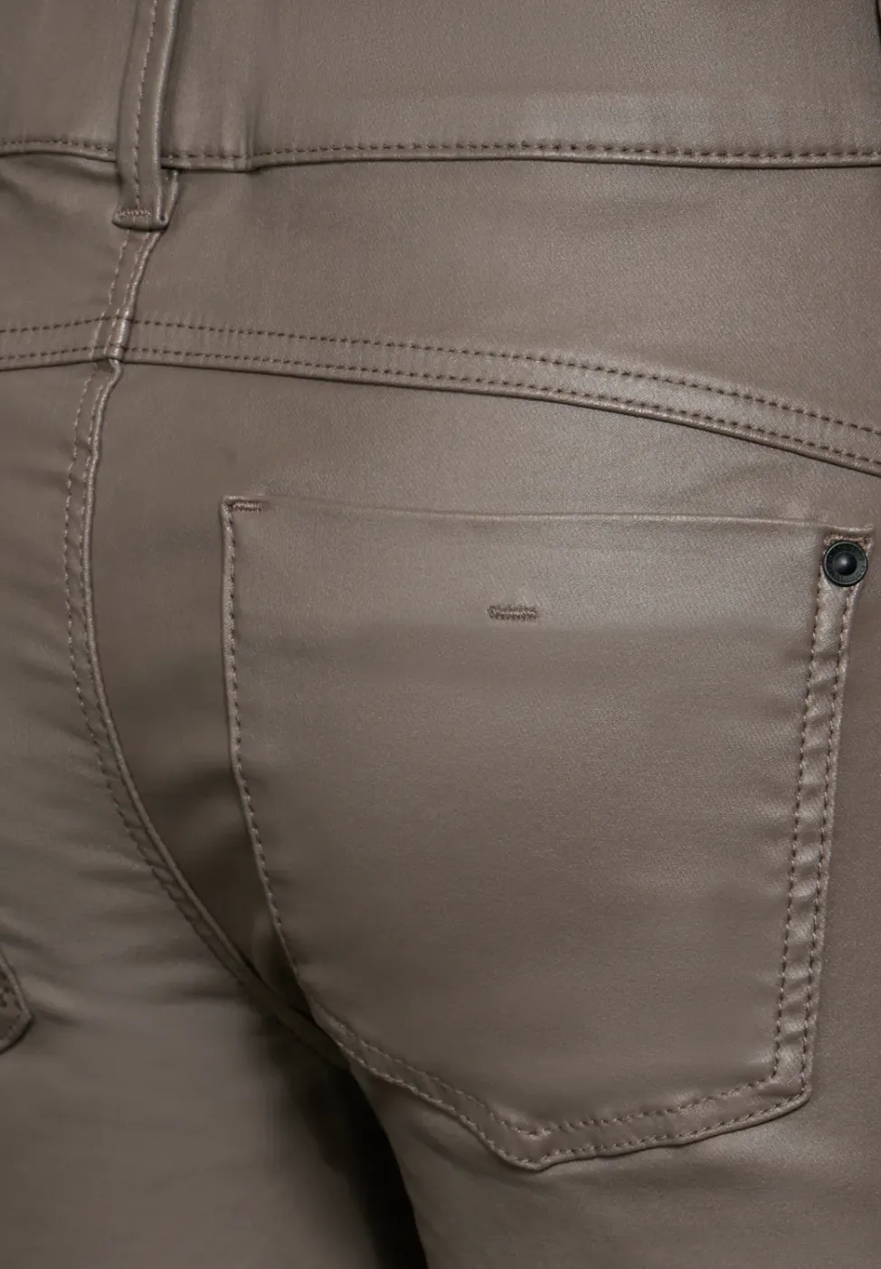 Pantalon enduit