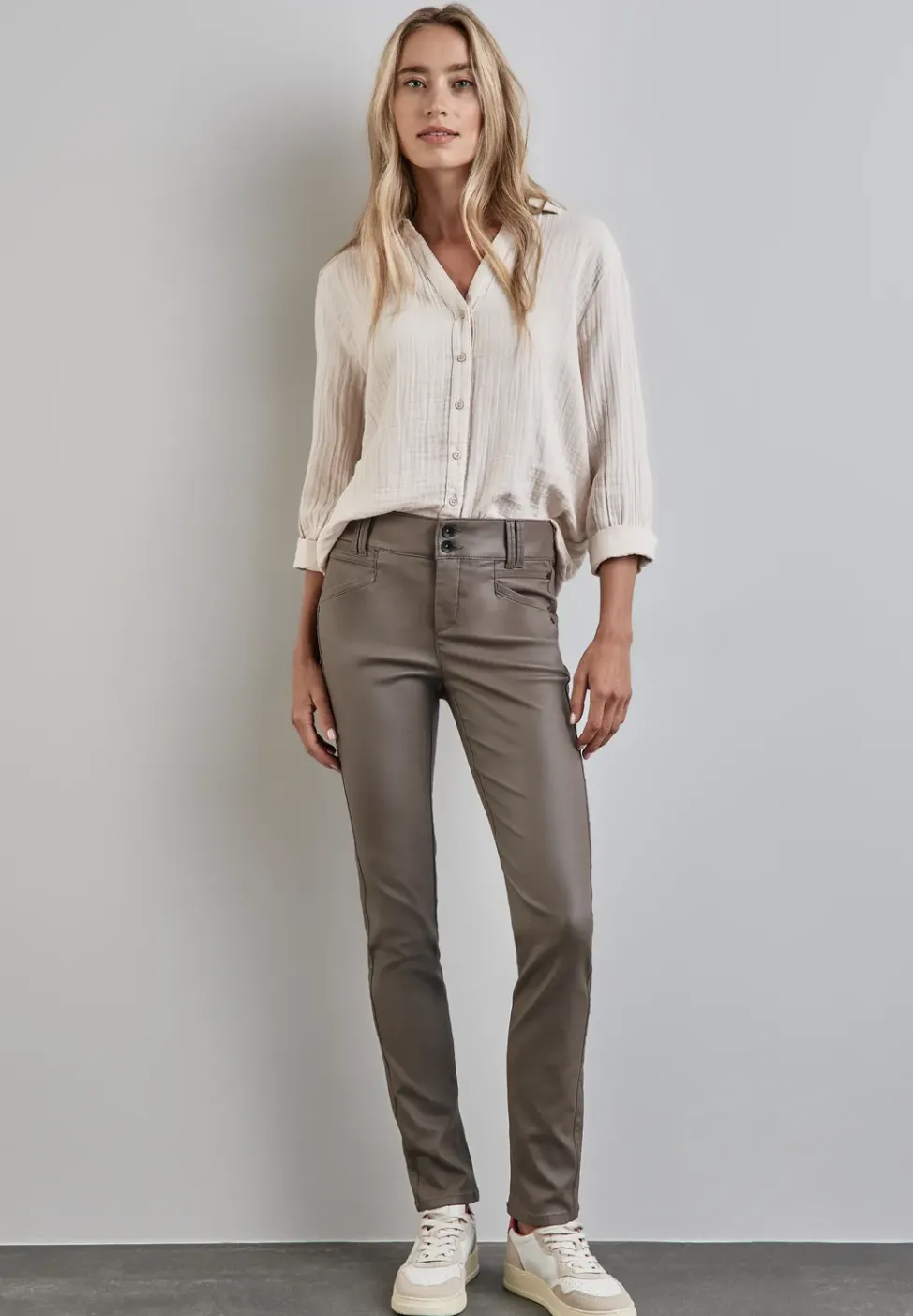 Pantalon enduit