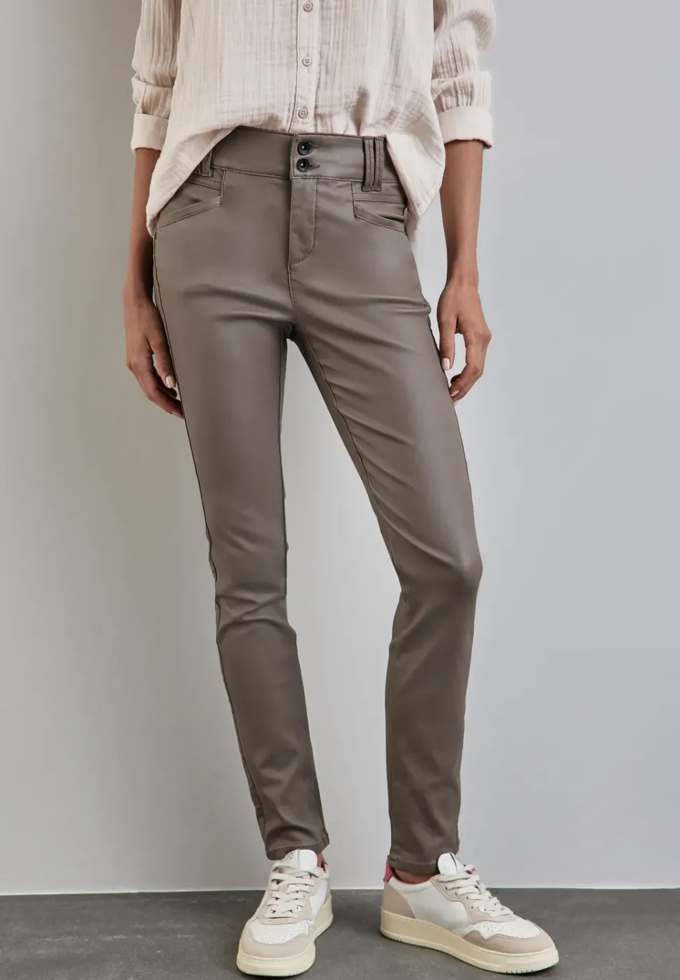 Pantalon enduit