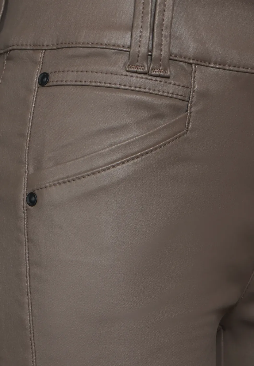 Pantalon enduit