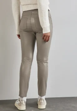 Pantalon enduit