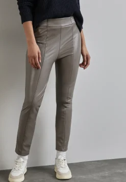 Pantalon enduit