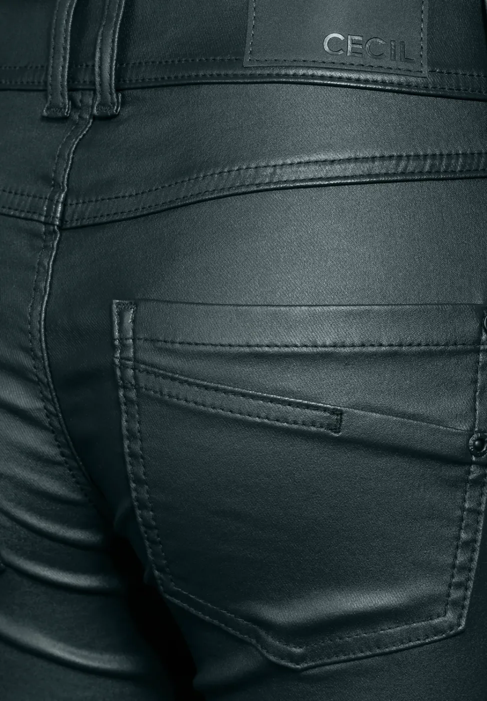 Pantalon enduit
