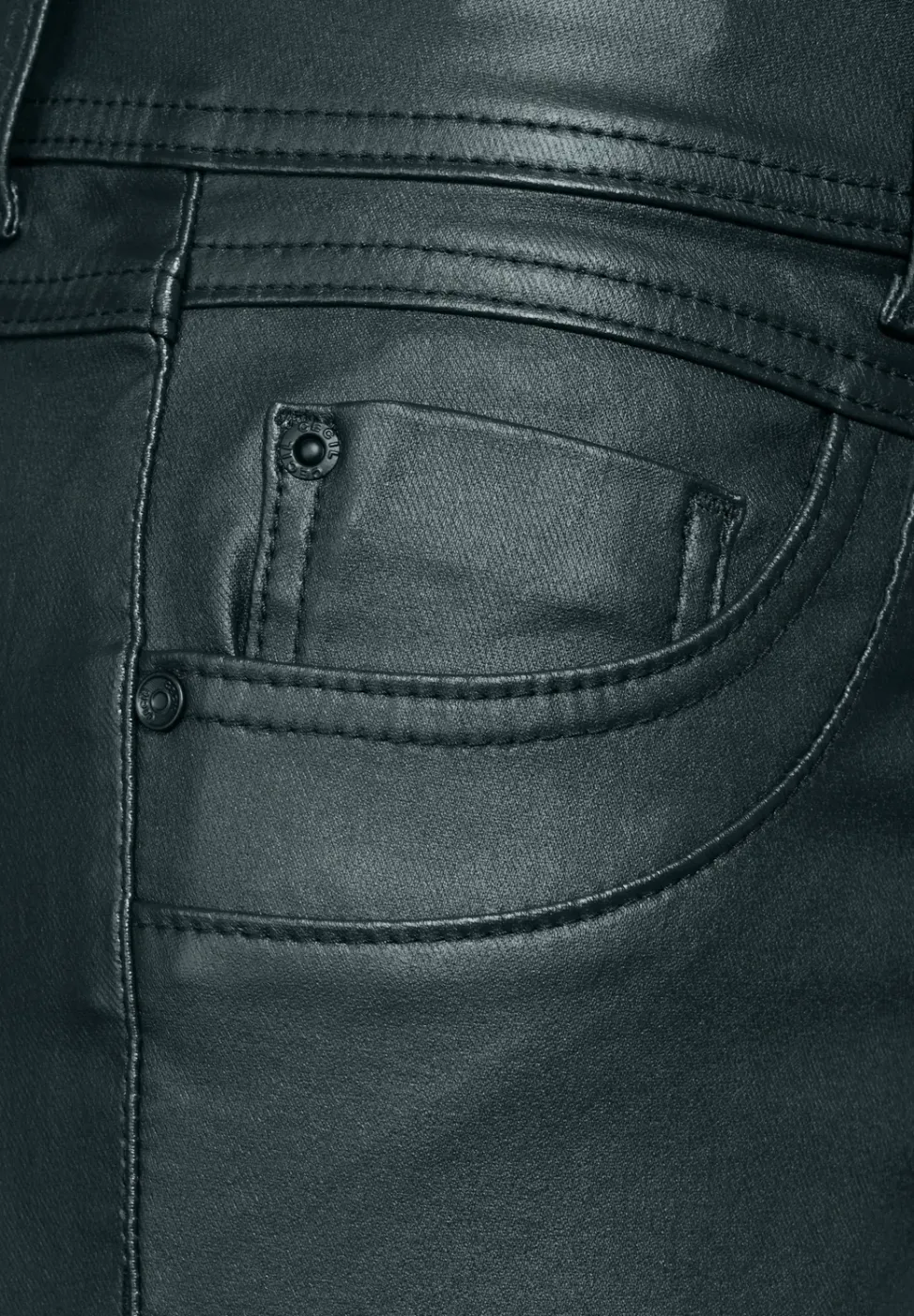 Pantalon enduit