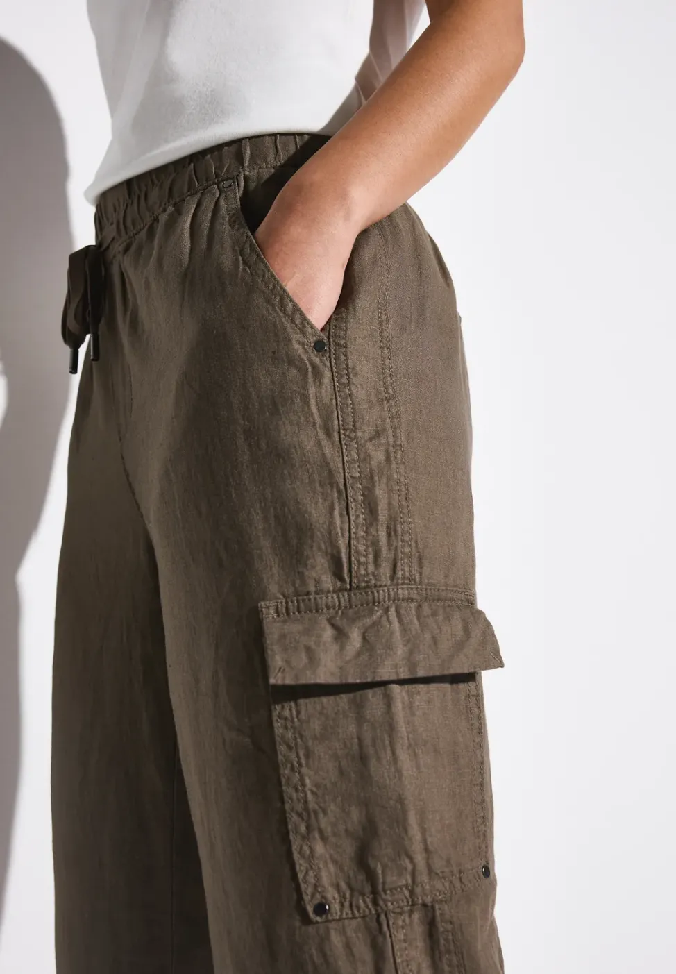 Pantalon en lin au look cargo