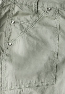 Pantalon 3/4 en satin avec poches