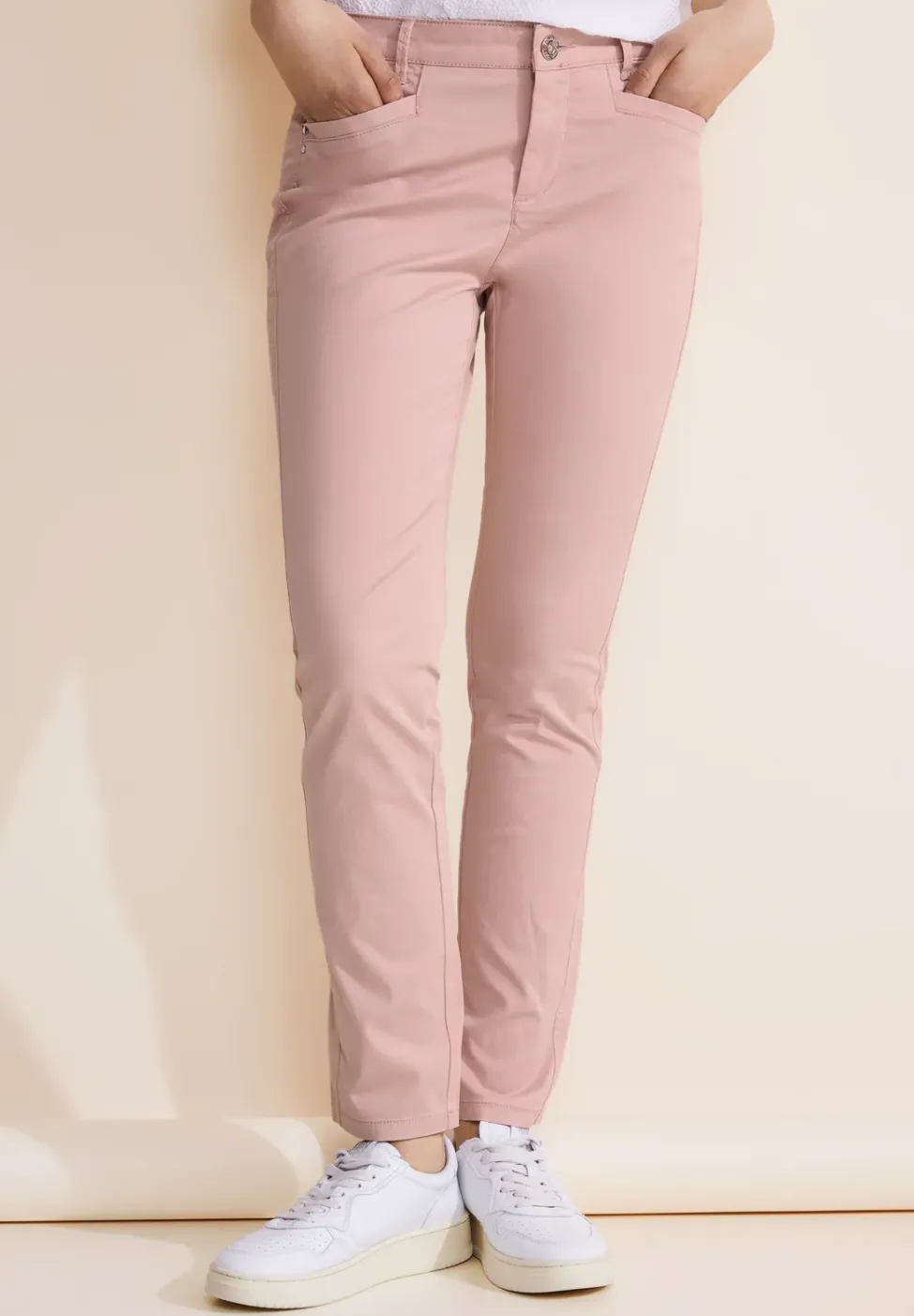 Pantalon en sergé coupe classique