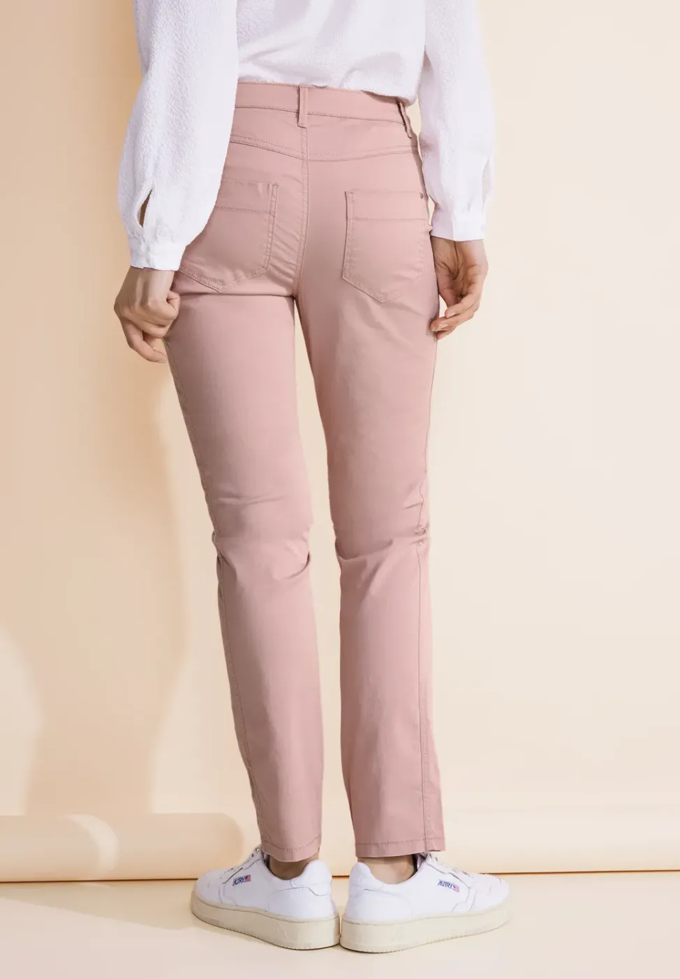Pantalon en sergé coupe classique