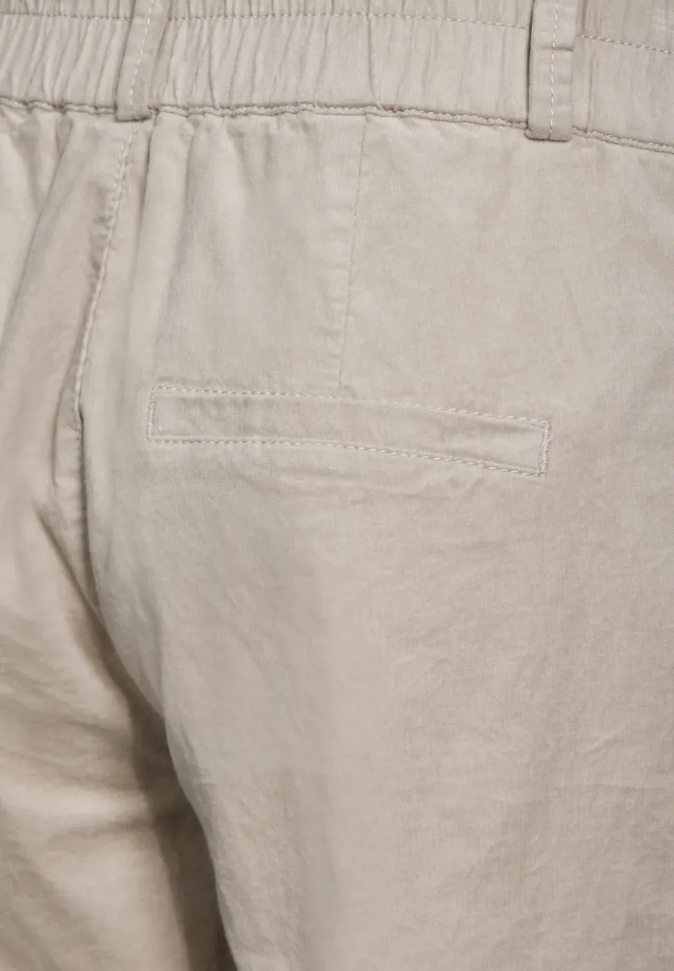 Pantalon en velours côtelé, coupe décontractée