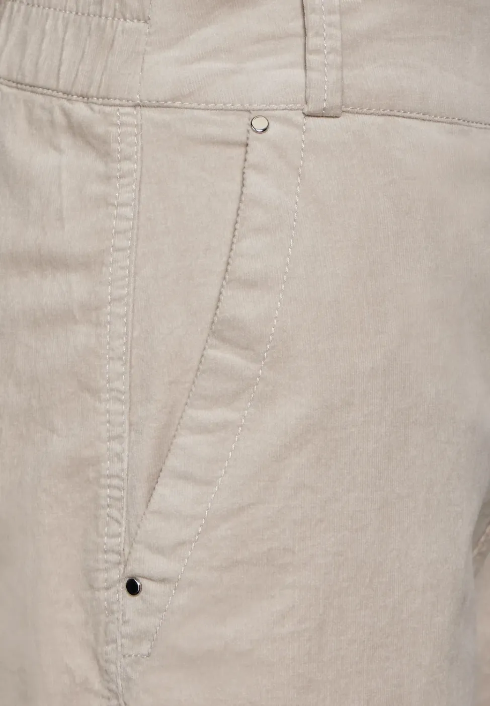 Pantalon en velours côtelé, coupe décontractée