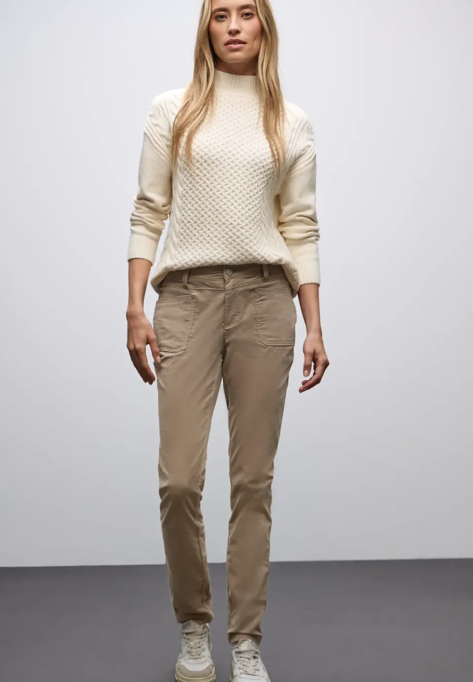 Pantalon en velours côtelé, coupe décontractée