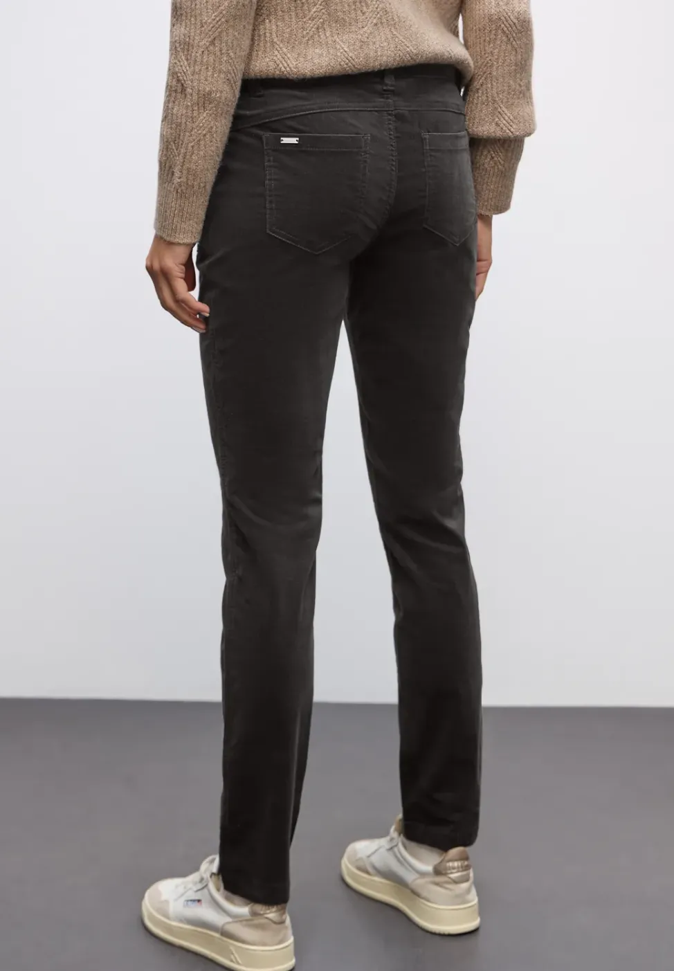 Pantalon en velours côtelé, coupe décontractée