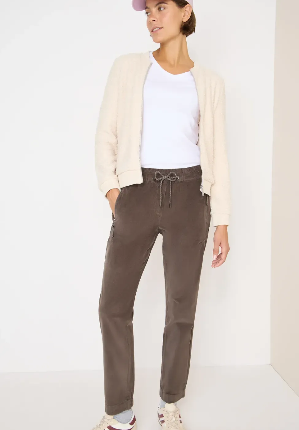 Pantalon en velours côtelé, coupe causale