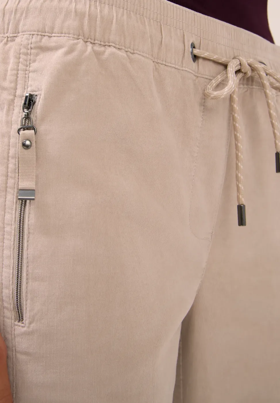 Pantalon en velours côtelé, coupe casuale