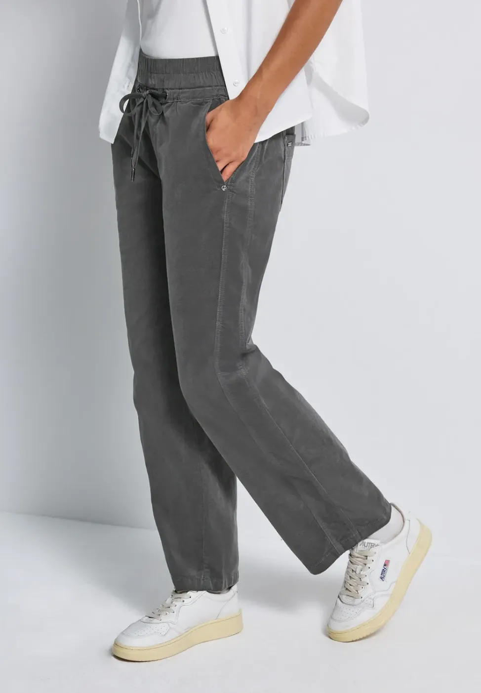 Pantalon en velours côtelé délavé