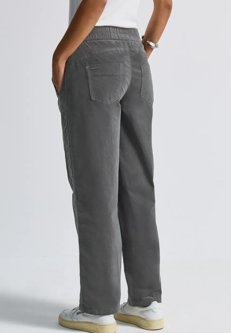 Pantalon en velours côtelé délavé