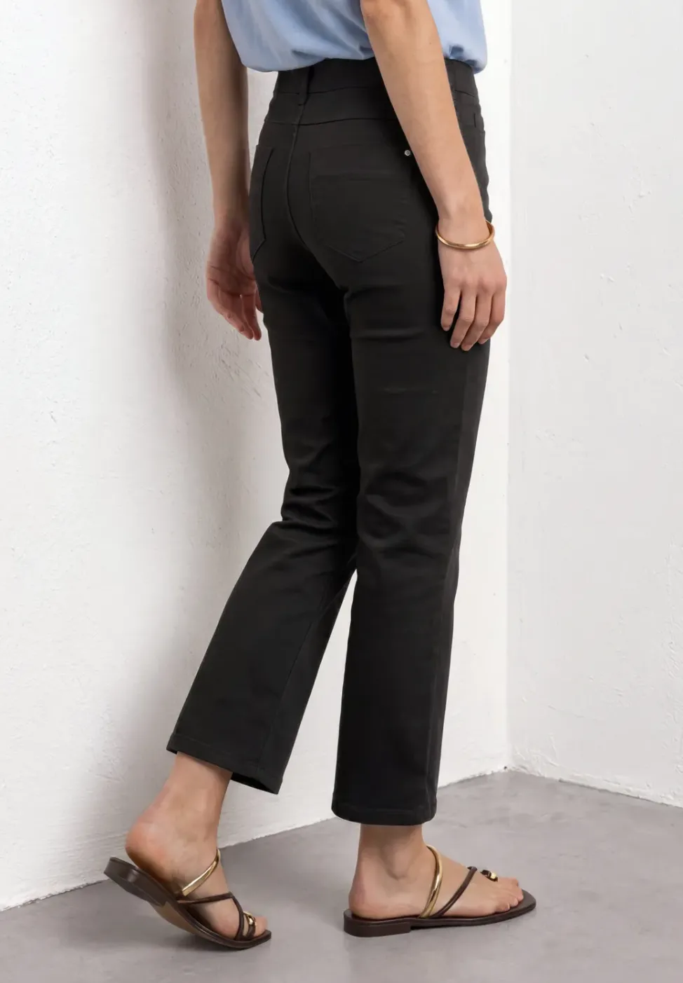 Pantalon 3/4 Flared Leg en coupe casual