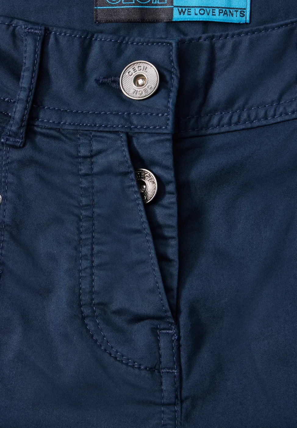 Pantalon à la coupe slim