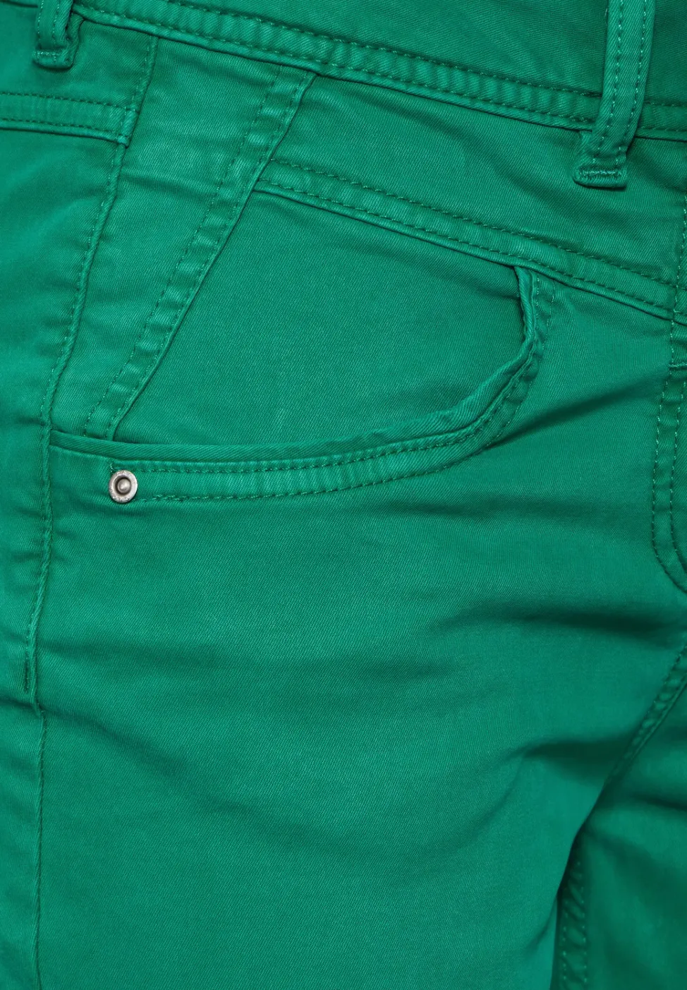 Pantalon à la coupe slim
