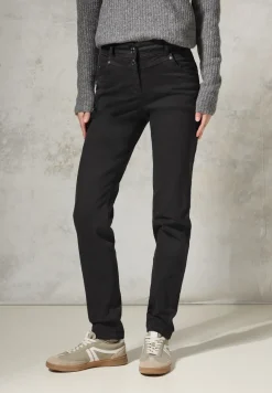 Pantalon à la coupe slim